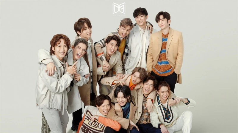 【MIRROR演唱會】開唱期間頻傳意外　成員卡升降梯、跌下台引粉絲不滿發起聯署