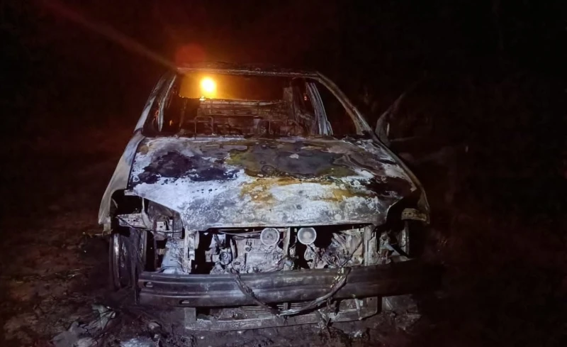 焚火自殺卻經不起火勢灼熱　華男逃出轎車謊稱遭搶劫