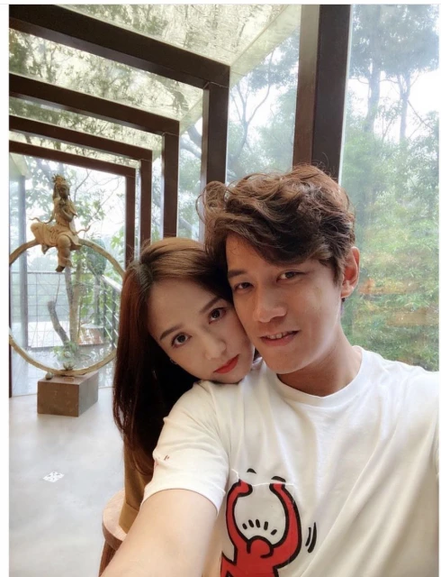 陳喬恩與老公慶祝相識三周年　網民催：快點生個小恩恩