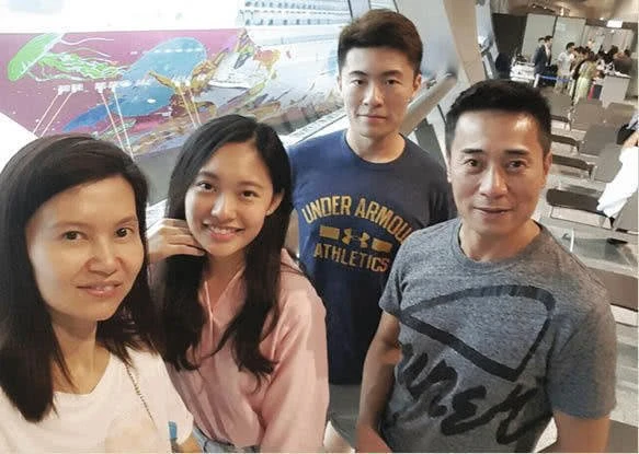 「大馬女婿」歐瑞偉靠直播見證女兒新加坡畢業　23歲愛女被贊有星味