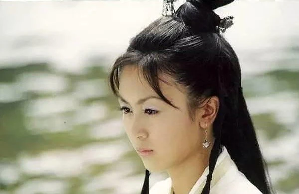 拍跳海自盡戲險淹死　唐寧反思：表演者需要這樣賣命嗎？