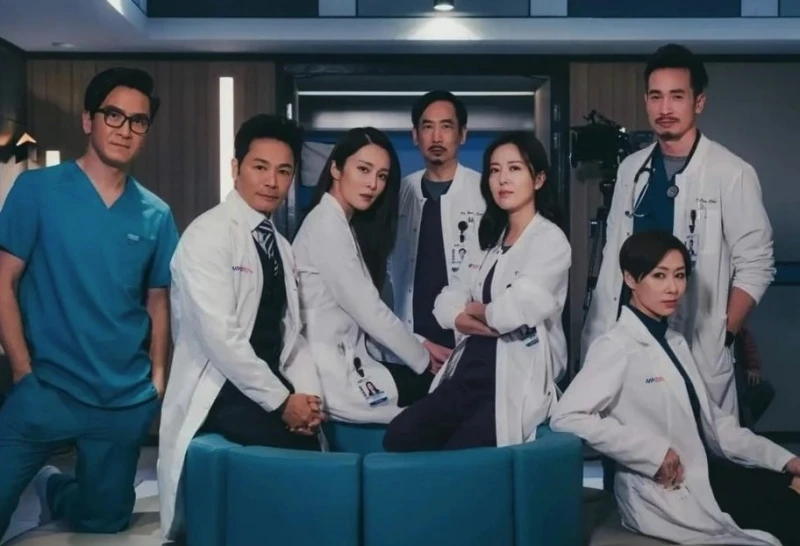 《白色強人II》郭晉安胡定欣為手術展開角力　邊開腦邊拉小提琴是真實案例