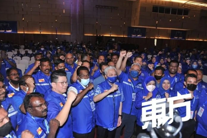 首相暗示大選將近