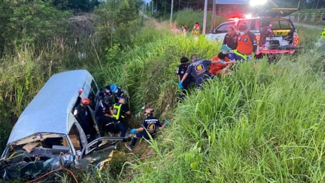 泰國司機疲勞駕駛翻車 朝聖8人遇難