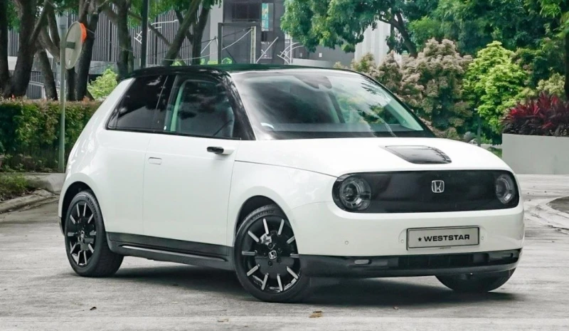 豪華電動車遭獅城寶馬轎車撞後不理　柔二王子發文表不滿