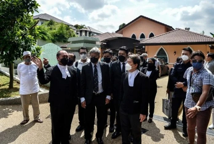 阿末扎希挪用健康思維基金案　高庭法官視察加影綠野山莊兩棟洋房