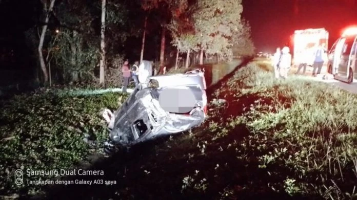 休旅車失控撞路邊墜溝　5個月大女嬰當場身亡