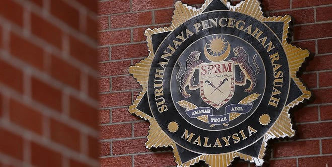 涉嫌逾23萬賄賂和費用報銷 政府機構前總監和高級官員被反貪會逮捕