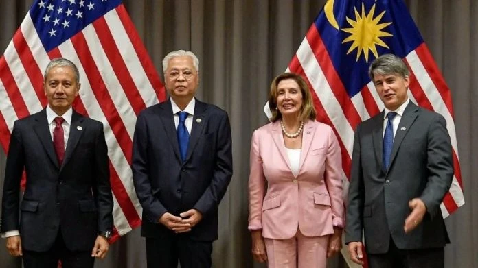 佩洛西與首相會面 針對推進共同目標展開廣泛討論