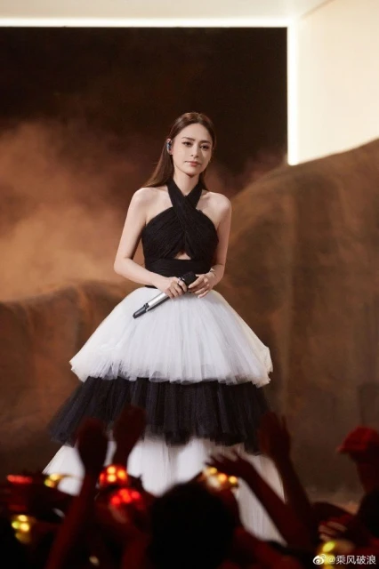 王心凌名副其實「乘風破浪」　Jessica爆哭Twins擁吻慶功