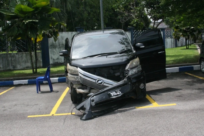 27人擠一輛休旅車遭警截查　25名非法緬甸外勞落網