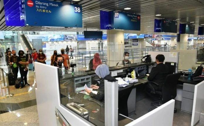 高官被指辱罵移民局官員 公共服務局否認：是涉事官員未履行職責