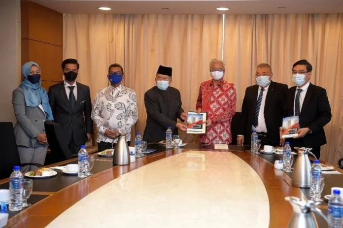 國會反貪特委會向首相呈報告　建議專設立反貪法庭法官常駐