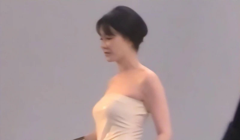 隔18年再與王家衛合作　52歲王菲近況曝光掀熱議