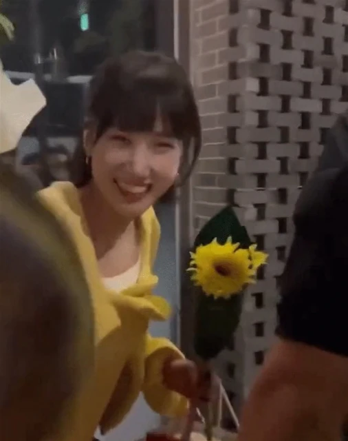 下班路上遭粉絲拉扯　《非常律師禹英禑》朴恩斌暖心反應曝光