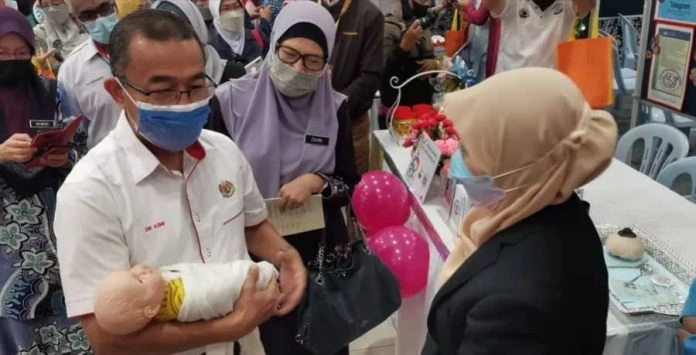 僅約50%母親母乳喂養新生兒　副衛長吁准媽媽做好身心理準備