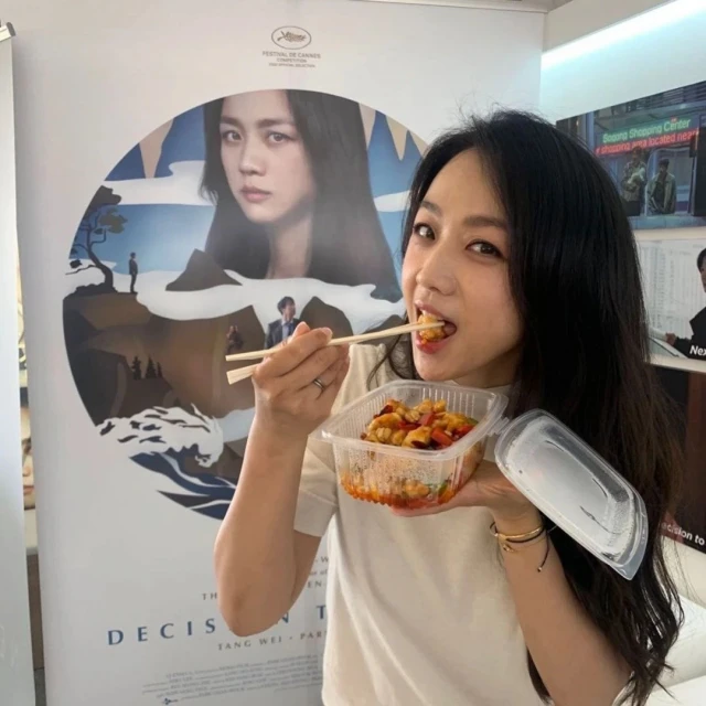 湯唯甜曬全家福再破婚變傳言　與女兒老公溫馨畫面曝光