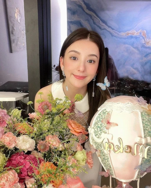 送超大束玫瑰花為方媛慶生　郭富城罕曬與岳父母同框合照