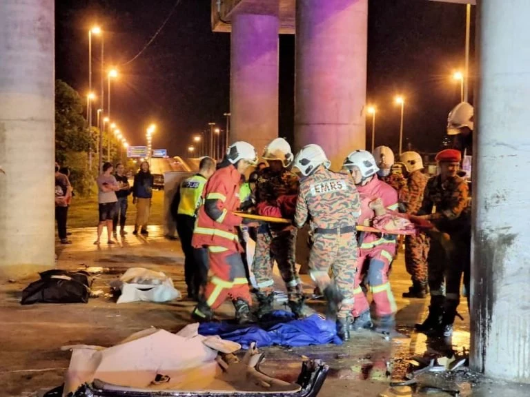 四驅車失控撞高架橋柱　父子女3人當場死亡