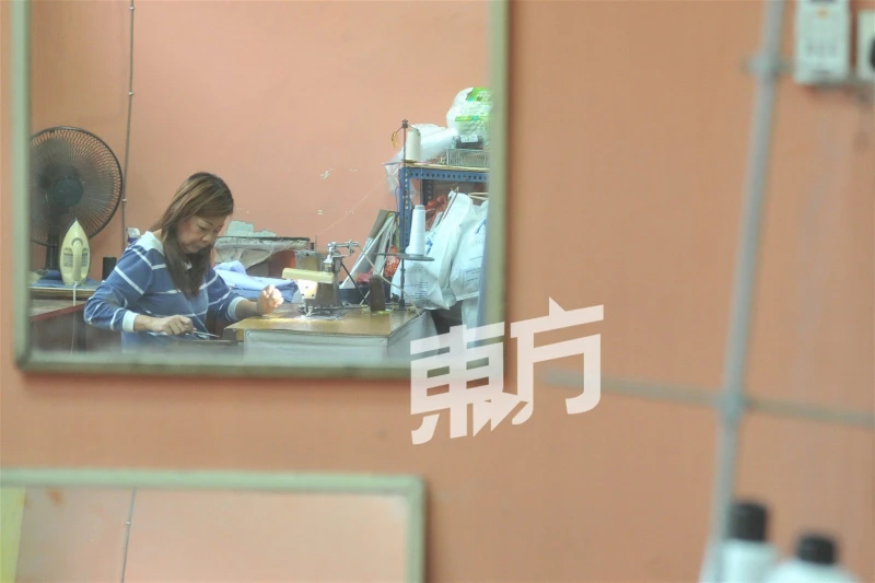 裁剪半輩子見證行業興衰　72歲老裁縫：做到我手腳都不聽話為止