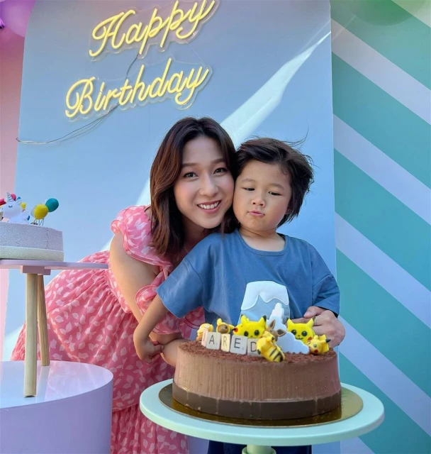 年紀小小已有女神風範　鍾嘉欣女兒最新樣貌曝光