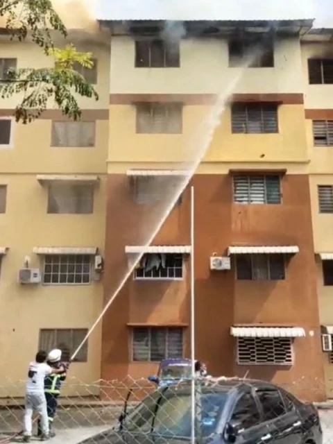 柔府一組屋失火　8單位被燒毀40%