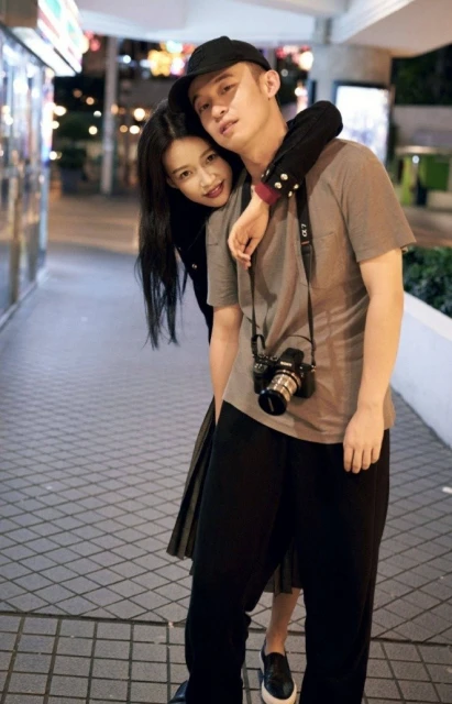 無預警宣布與董子健離婚　孫怡被翻出曾用「遠離男人」手機殼