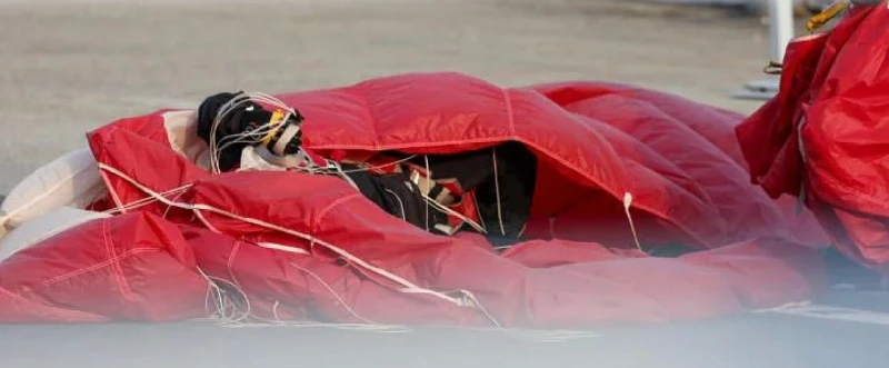 新國國慶慶典跳傘員硬著陸　抬離現場目前情況穩定