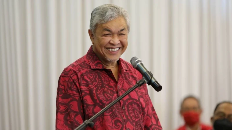 反貪會官員供稱　扎希共收UKSB千萬新元