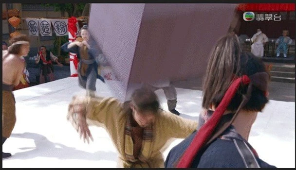 巧合預演MIRROR墜屏事故　《痞子殿下》被指蹭熱度後揭真相