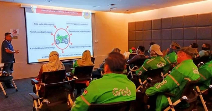 陸交局道安講座 提升送餐員安全意識