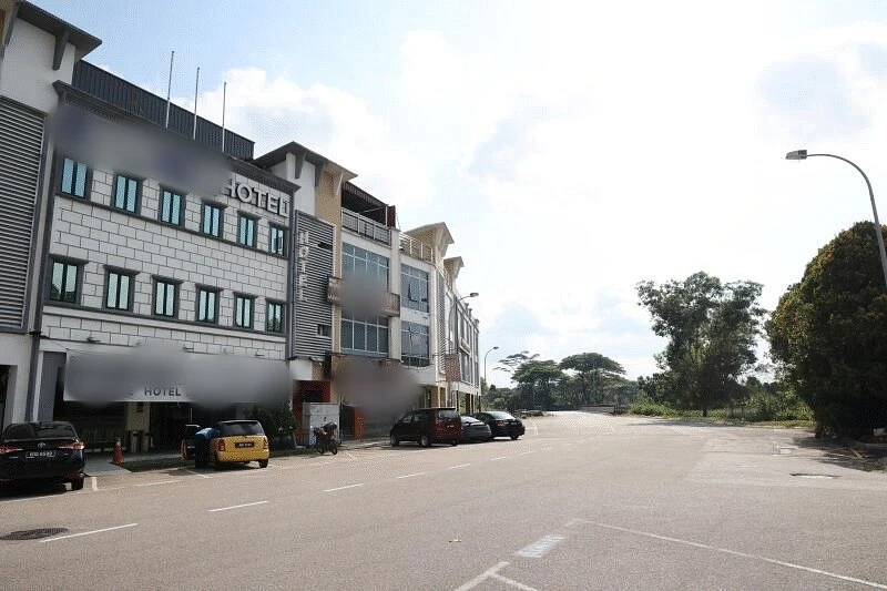 【全球通緝代購夫妻】新山酒店被捕畫面曝光