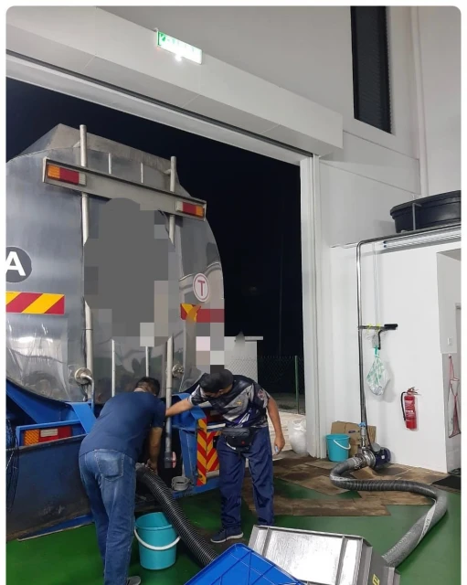 食油包裝廠私囤6萬公斤食油　貿消局起獲40萬令吉物品