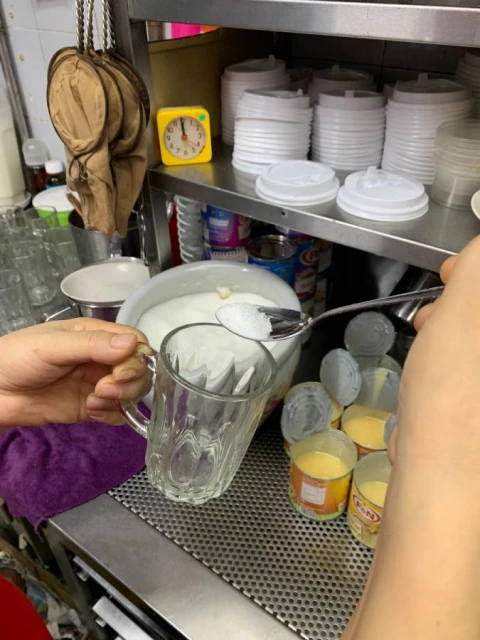 香菸「走過的路」？　現泡飲料糖分太高將不能打廣告　還須附營養標示