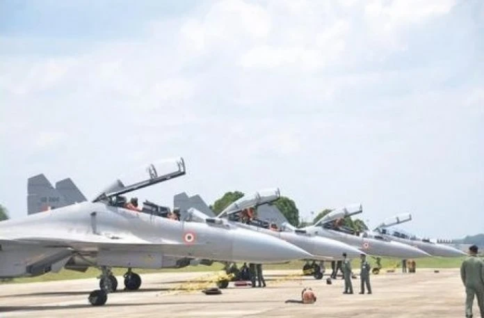 馬印空軍關丹6天聯合演習　飛機低空划過民眾無需驚慌