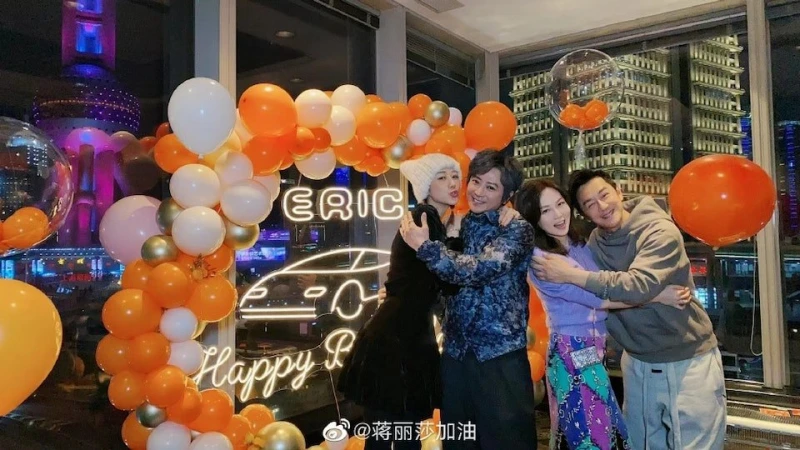 孫耀威陳浩民為中國網紅伴舞彎腰　網民：錢的偉大