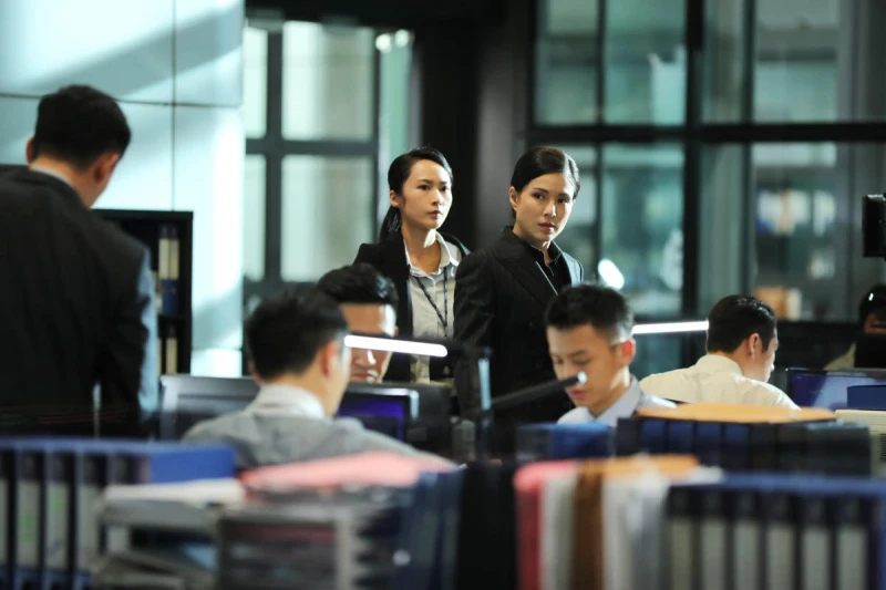 李若彤化身霸氣女警官　獲劉青雲大讚「更年輕了」
