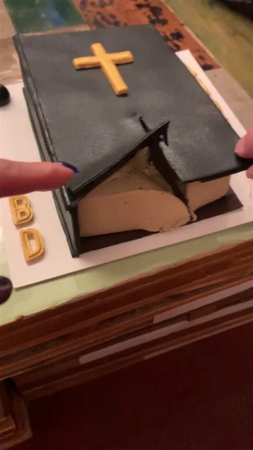 許志安55歲生日　鄭秀文相伴陪切「聖經蛋糕」