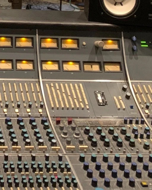 許志安55歲生日　鄭秀文相伴陪切「聖經蛋糕」