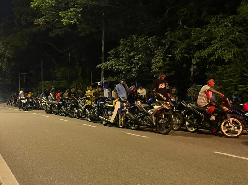 警方反毒機構展開「街頭流氓」行動　扣查13人及9摩哆