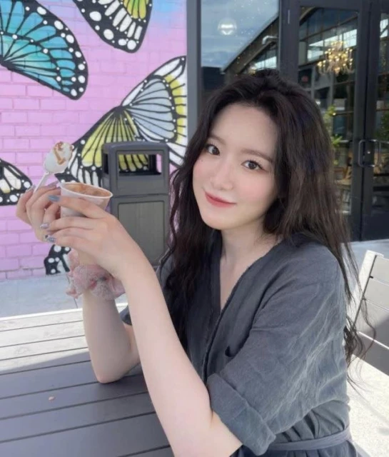 舞台上「突癱軟倒地」嚇壞粉絲　 (G)I-DLE舒華親曝身體狀況