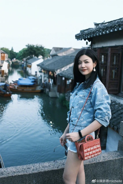 39歲陳妍希拍片曝光「 粗暴卸妝法」　素顏狀態驚呆網民