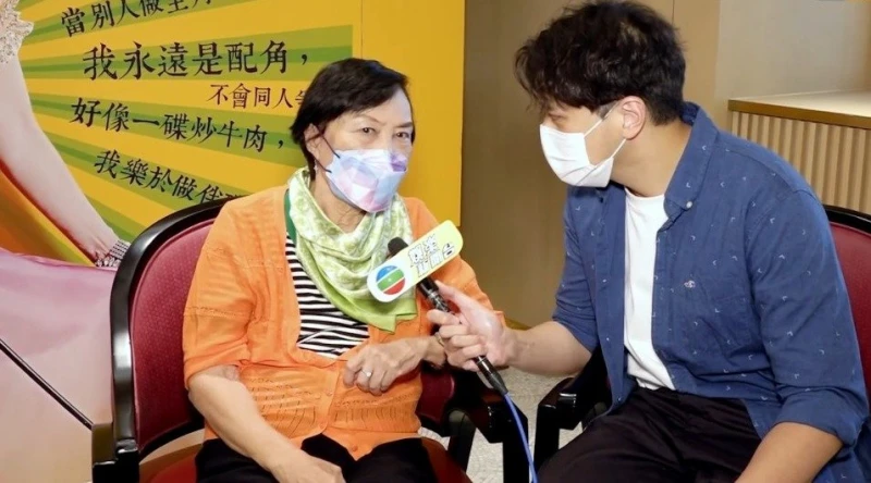 出自傳捐收益獲圈內好友支持　85歲余慕蓮：我喜歡做善事