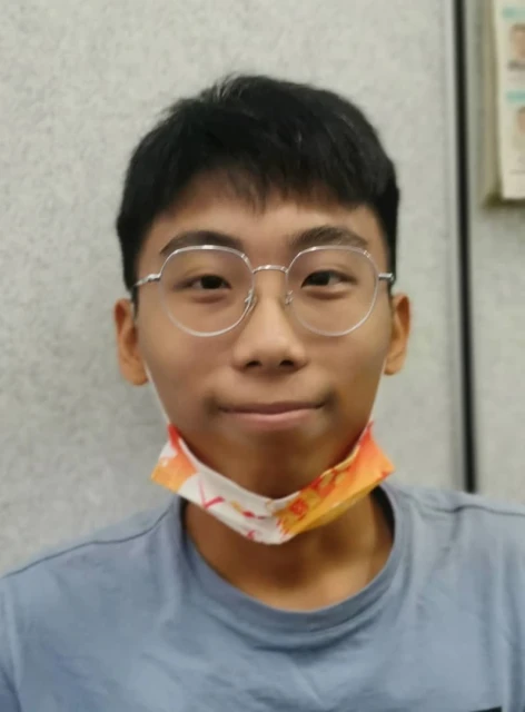 偶傳東西大道大象攔路　老司機：路過時管好嘴巴