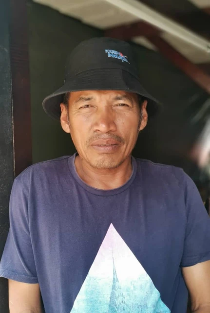 偶傳東西大道大象攔路　老司機：路過時管好嘴巴