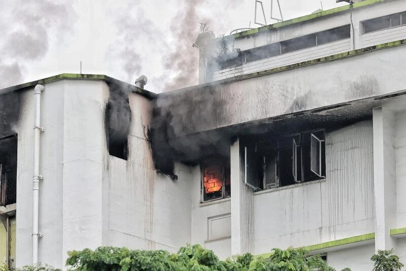 獅城組屋狂燒7小時　48歲屋主命喪火海