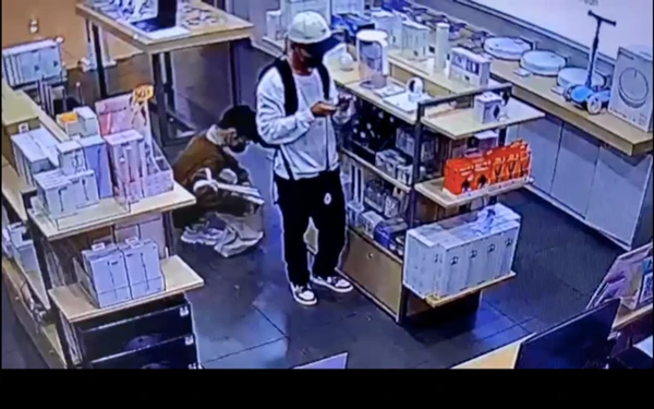 小偷手法俐落 電器店倒霉 20秒盜走逾千令吉商品