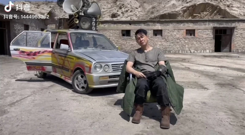 相隔17年再扮《頭文字D》須藤京一　陳小春被誇：依然英俊瀟灑