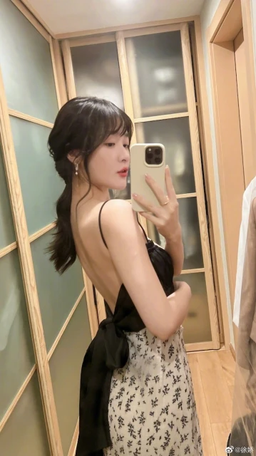 《長江7號》徐嬌25歲了！　穿性感越晚裝曬玉背獲贊越大越漂亮