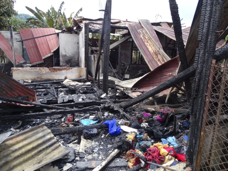 祝融摧毀華隆新村5屋　住戶聽見呼喊聲及時逃命